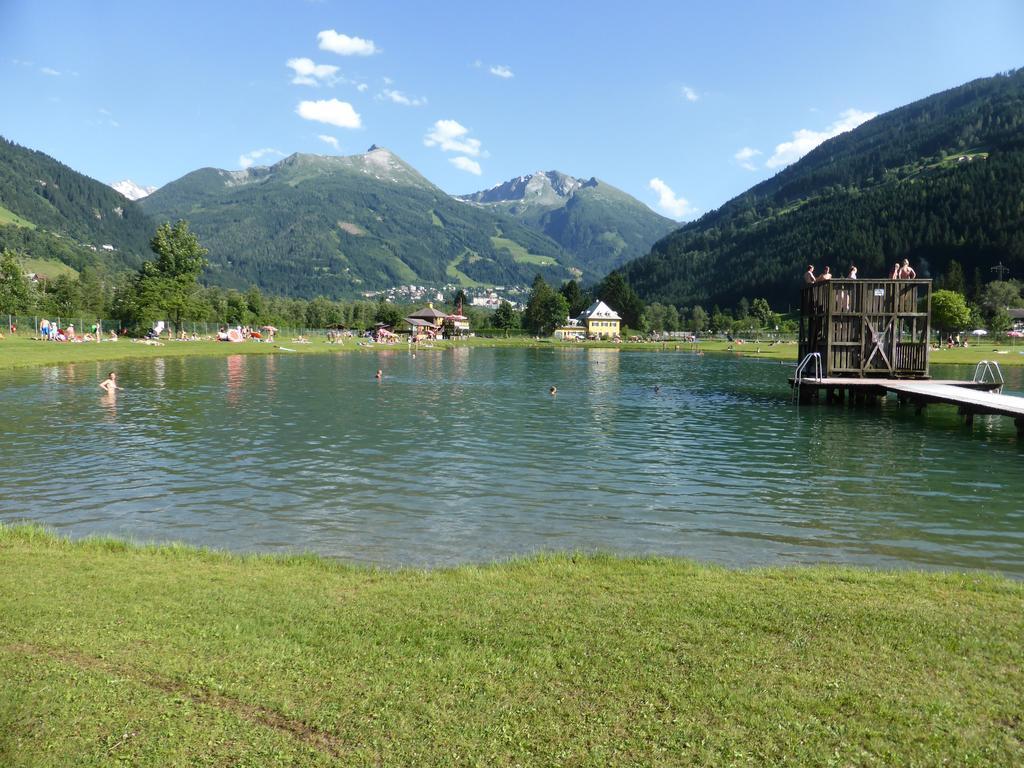Villa Schnuck - das rote Ferienhaus Bad Gastein Exterior foto