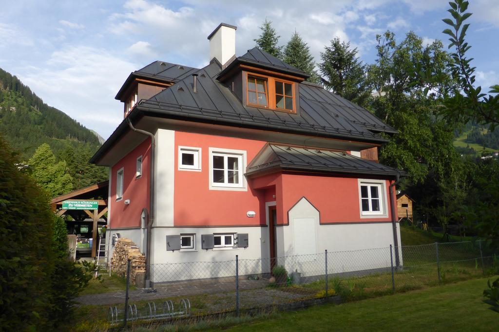Villa Schnuck - das rote Ferienhaus Bad Gastein Exterior foto