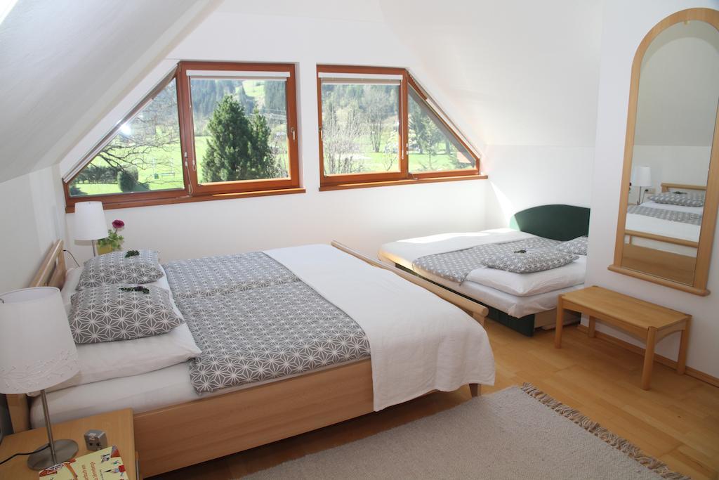 Villa Schnuck - das rote Ferienhaus Bad Gastein Zimmer foto