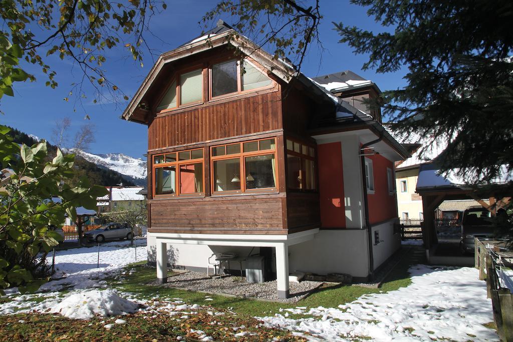 Villa Schnuck - das rote Ferienhaus Bad Gastein Exterior foto