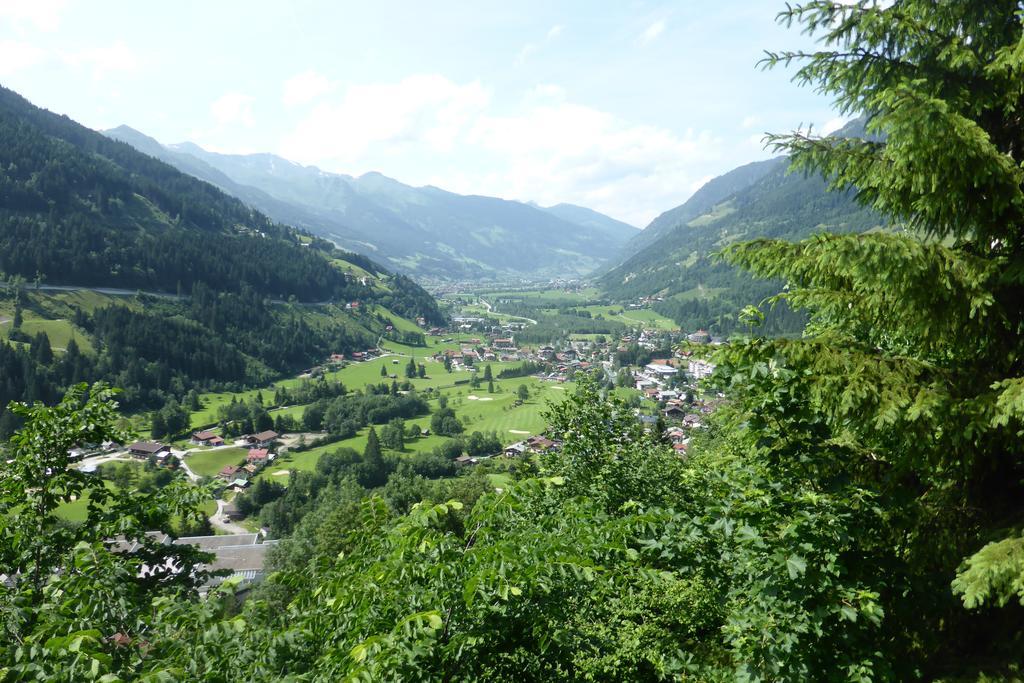 Villa Schnuck - das rote Ferienhaus Bad Gastein Exterior foto